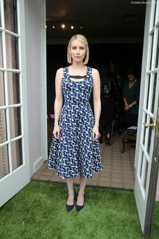 Emma Roberts photo 21 of 1780