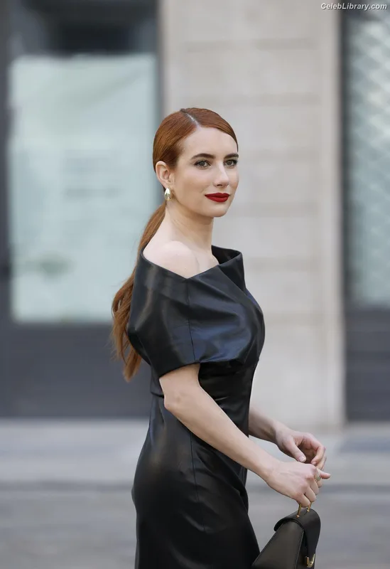 Emma Roberts photo 13 of 1780