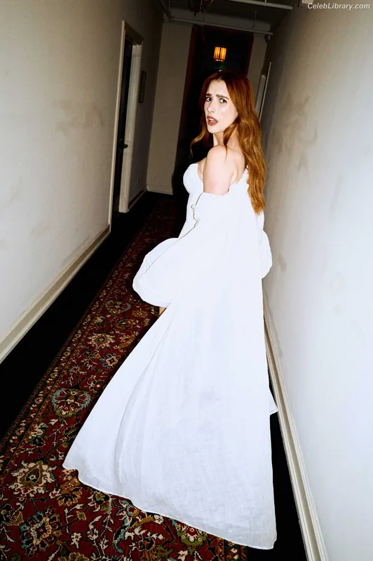 Emma Roberts photo 5 of 1780