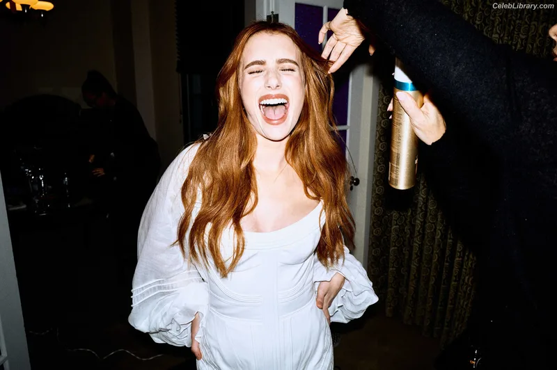 Emma Roberts photo 9 of 1780