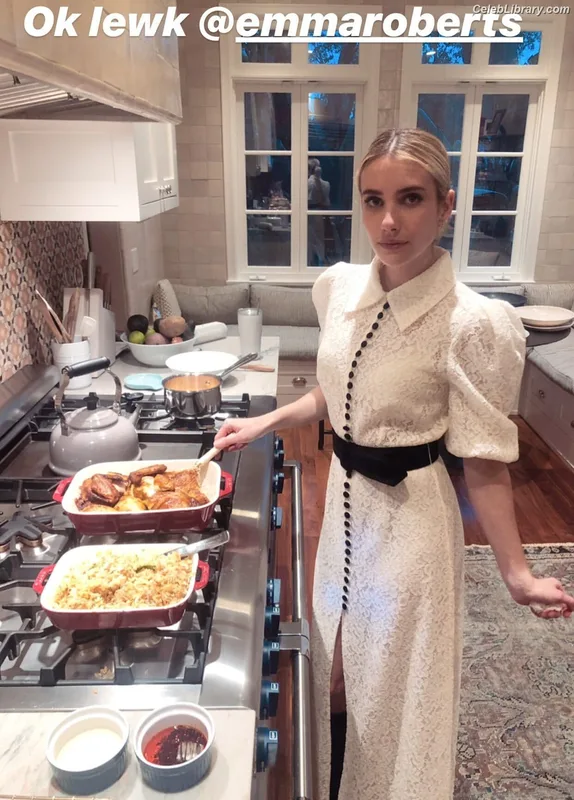 Emma Roberts photo 4 of 1780