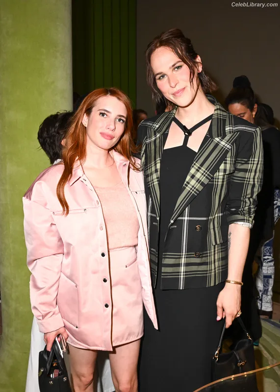 Emma Roberts photo 8 of 1780