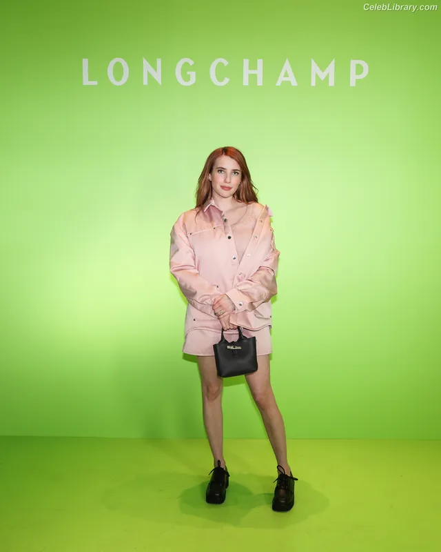 Emma Roberts photo 13 of 1780