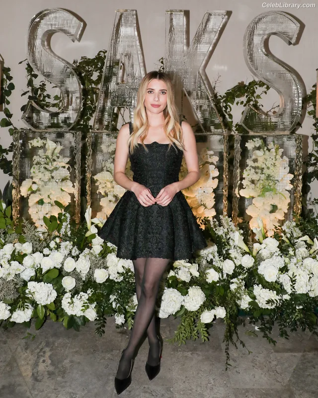 Emma Roberts photo 9 of 1780