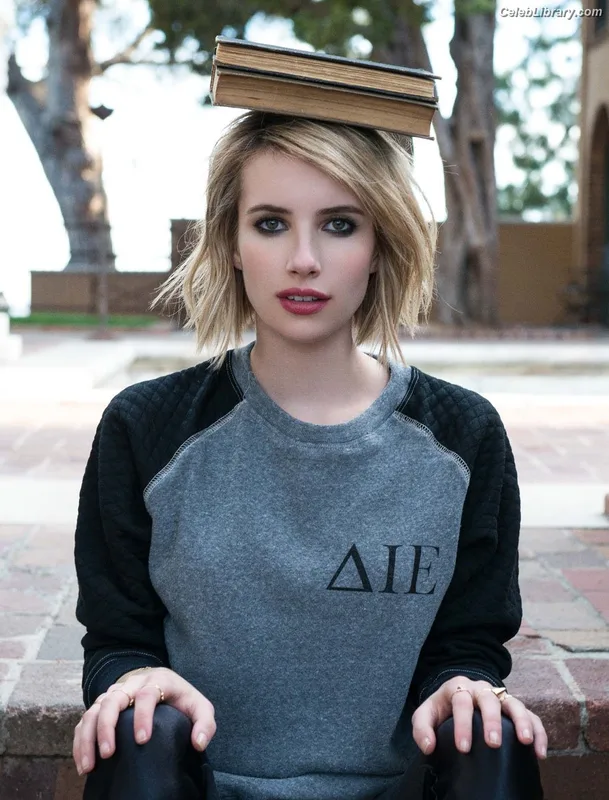 Emma Roberts photo 18 of 1780
