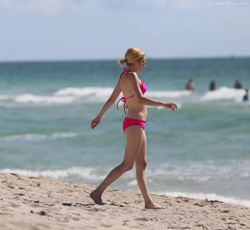 Emma Roberts photo 7 of 1780