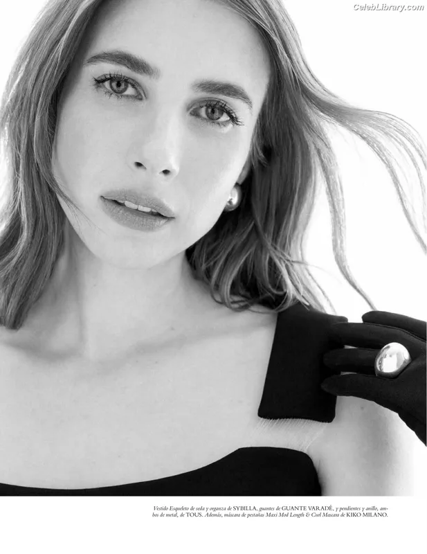 Emma Roberts photo 18 of 1780