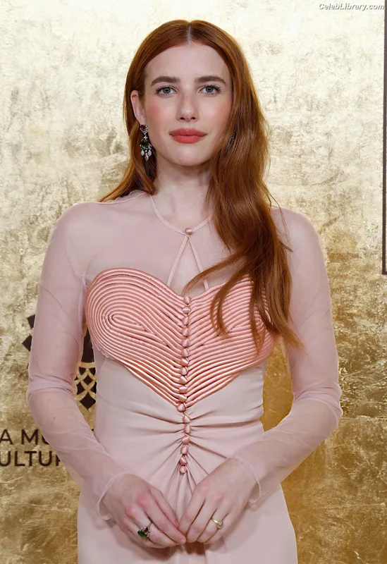 Emma Roberts photo 6 of 1780