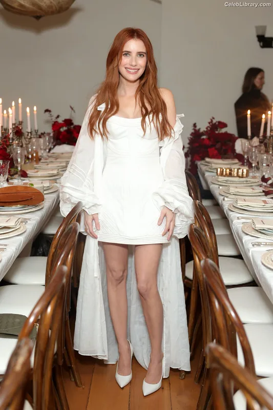 Emma Roberts photo 13 of 1780