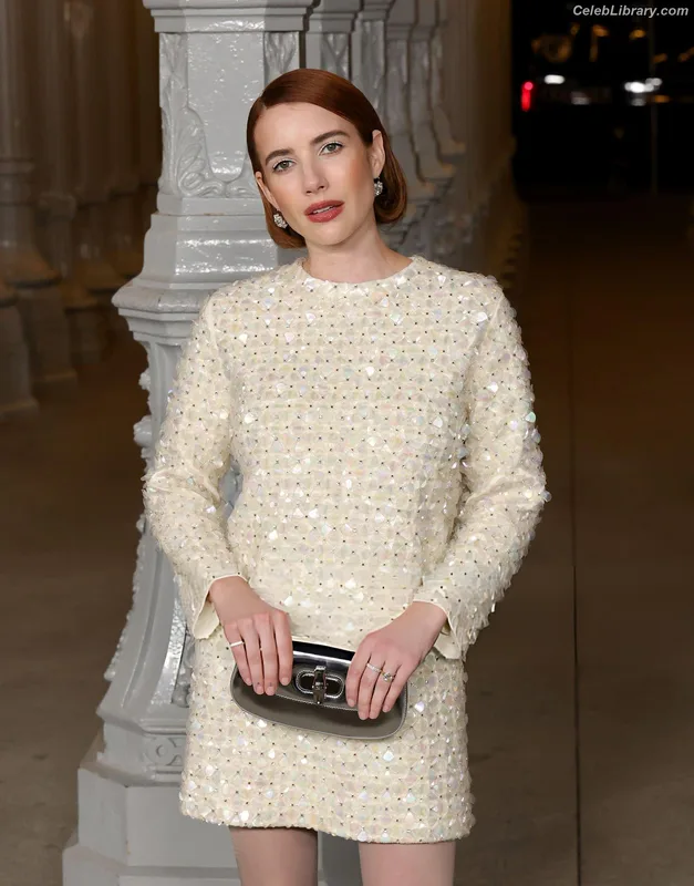 Emma Roberts photo 21 of 1780