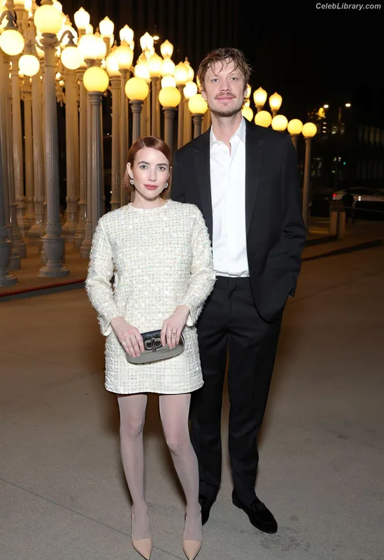 Emma Roberts photo 5 of 1780
