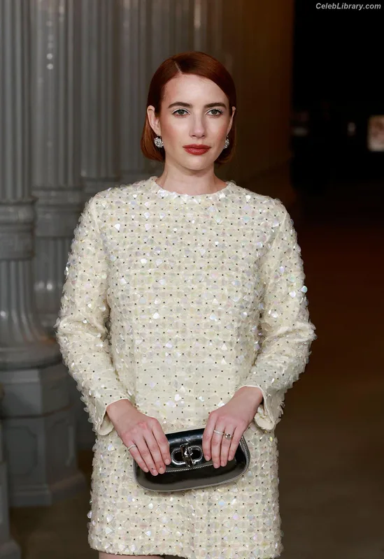 Emma Roberts photo 13 of 1780