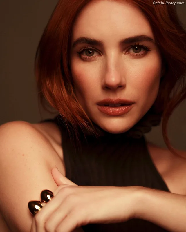 Emma Roberts photo 23 of 1780