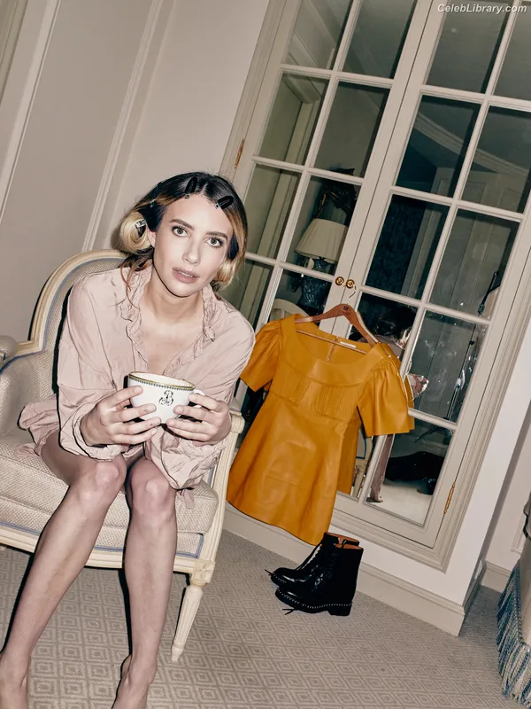 Emma Roberts photo 14 of 1780