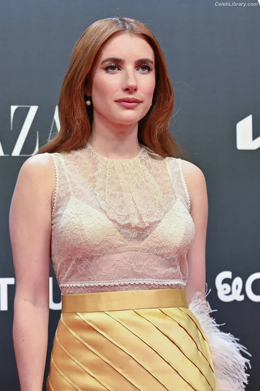 Emma Roberts photo 17 of 1780