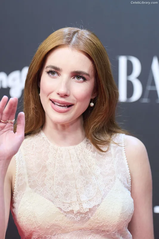 Emma Roberts photo 2 of 1780