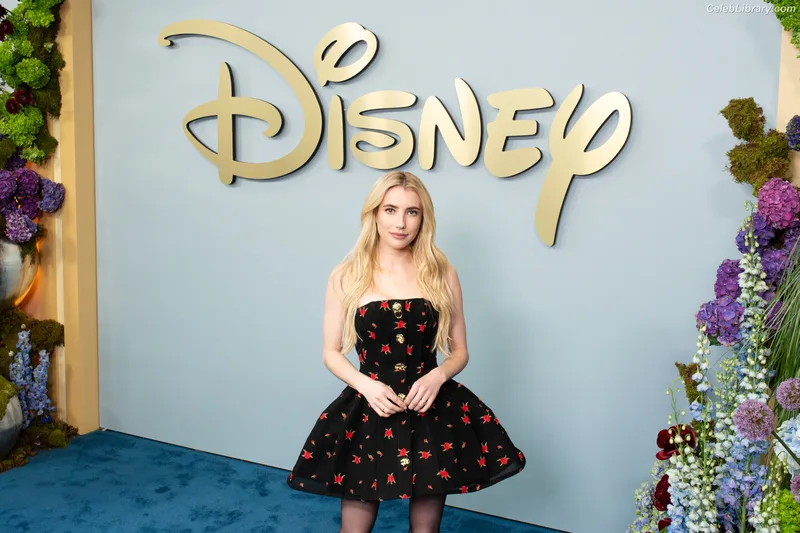Emma Roberts photo 5 of 1780