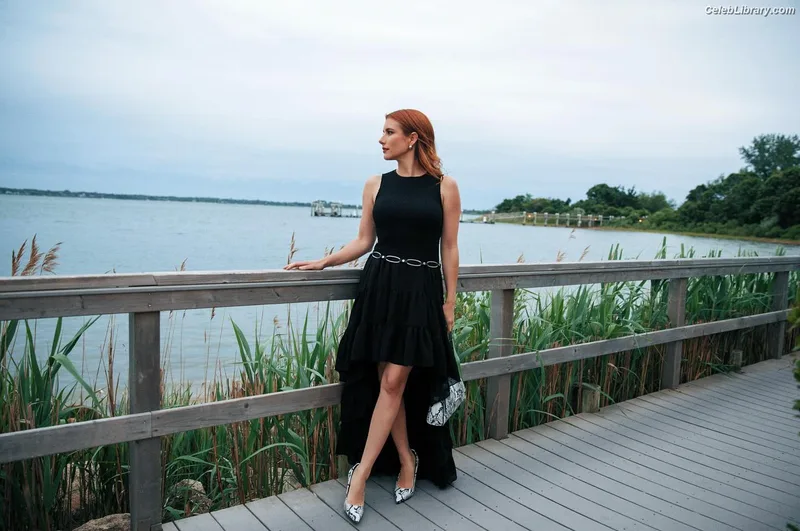 Emma Roberts photo 4 of 1780