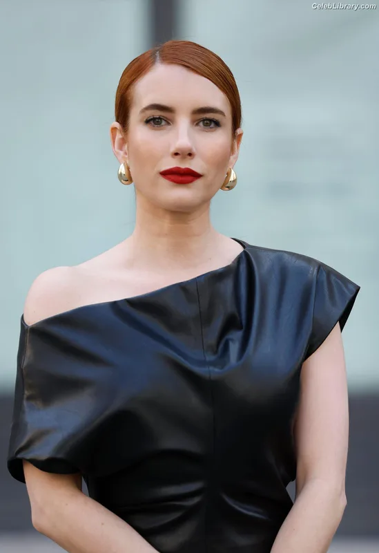 Emma Roberts photo 13 of 1780