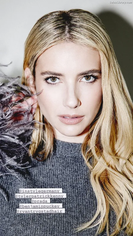 Emma Roberts photo 18 of 1780