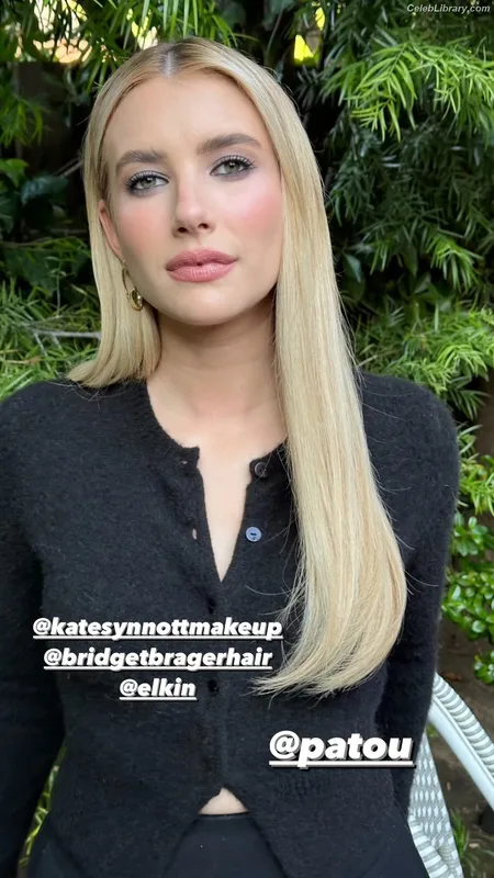 Emma Roberts photo 8 of 1780