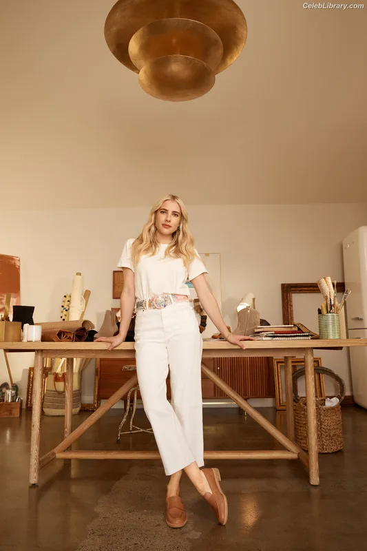 Emma Roberts photo 22 of 1780