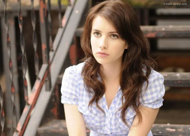 Emma Roberts photo 13 of 1780