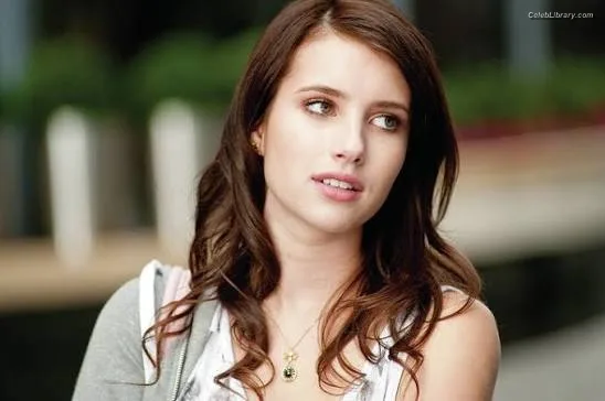 Emma Roberts photo 15 of 1780
