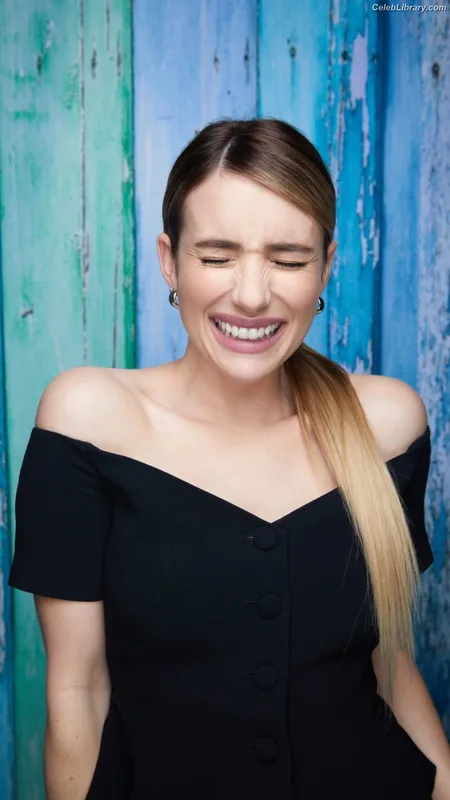 Emma Roberts photo 6 of 1780