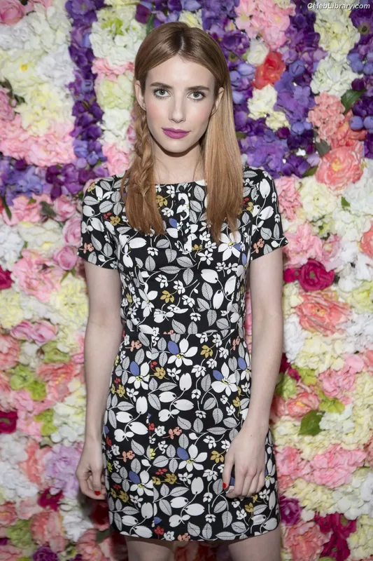 Emma Roberts photo 11 of 1780