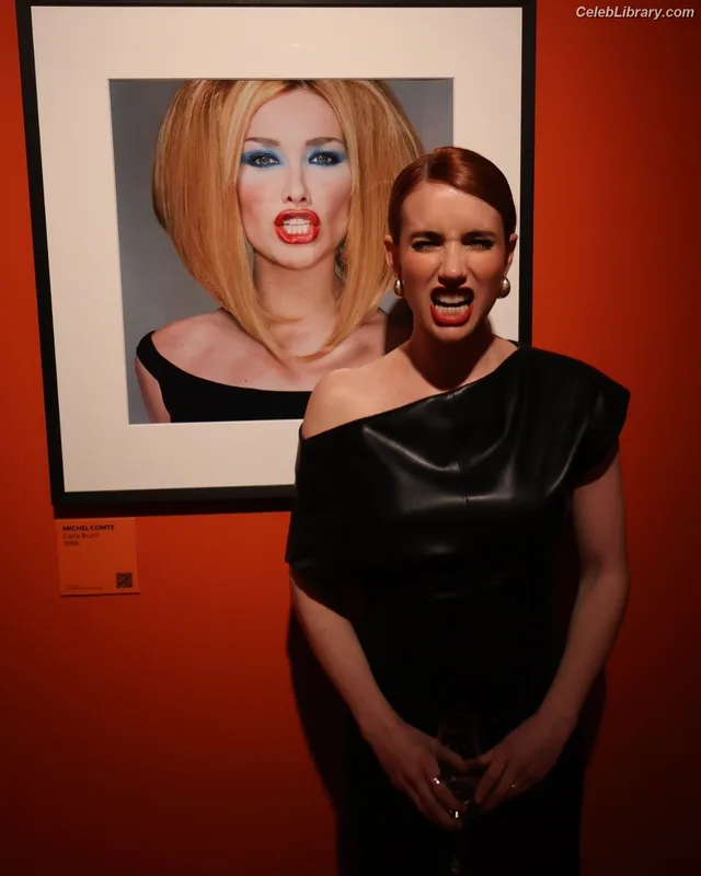 Emma Roberts photo 18 of 1780