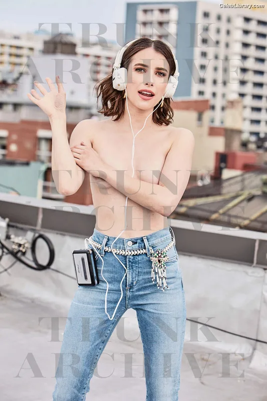 Emma Roberts photo 15 of 1780