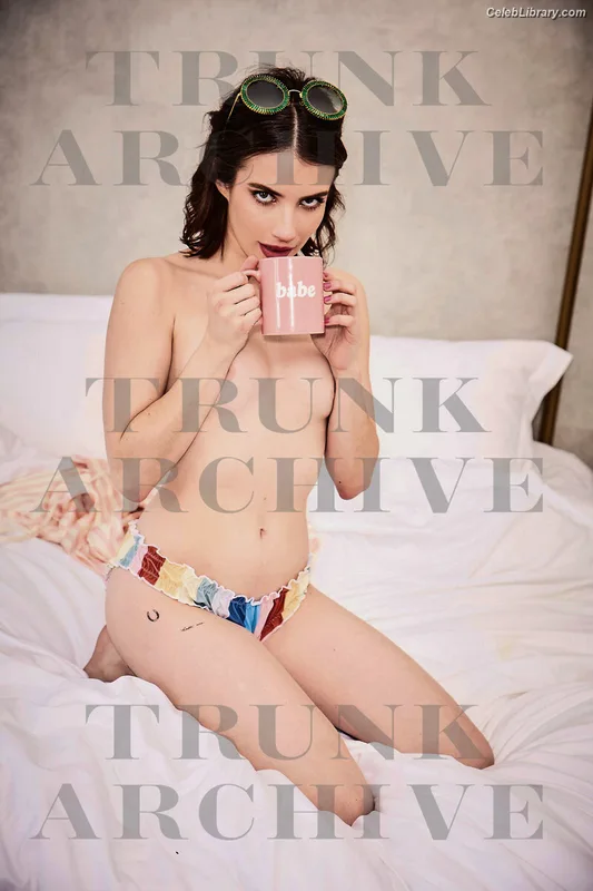 Emma Roberts photo 24 of 1780