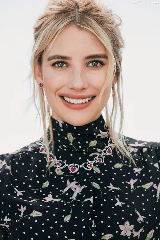 Emma Roberts photo 9 of 1780