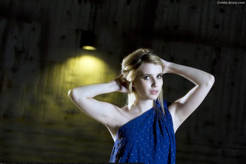 Emma Roberts photo 17 of 1780