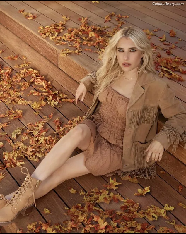 Emma Roberts photo 10 of 1780