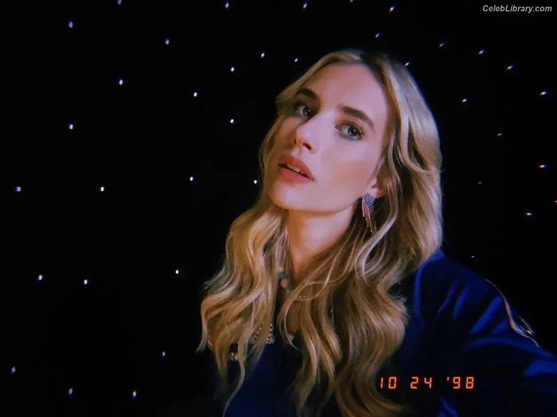 Emma Roberts photo 1 of 1780
