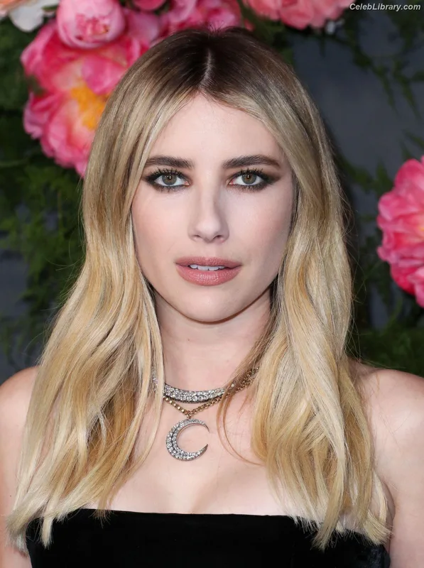 Emma Roberts photo 8 of 1780