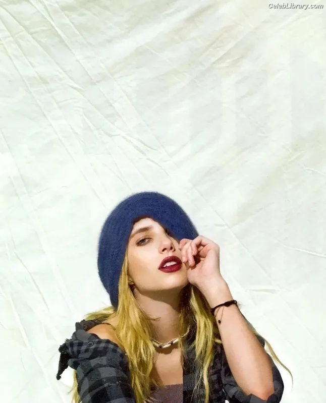 Emma Roberts photo 11 of 1780