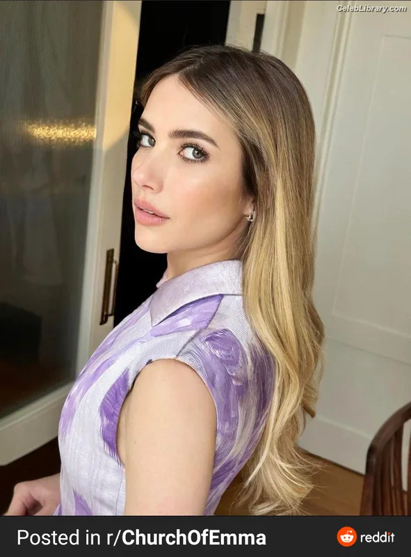 Emma Roberts photo 15 of 1780