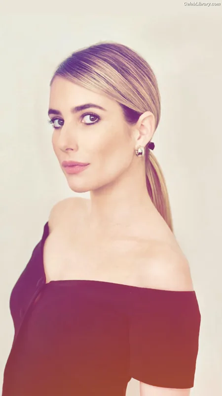 Emma Roberts photo 22 of 1780