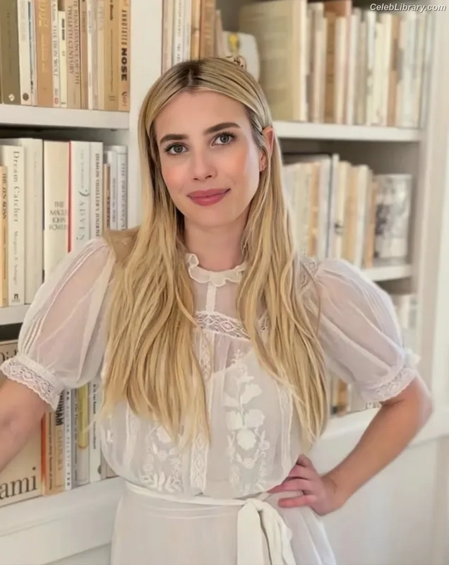 Emma Roberts photo 6 of 1780