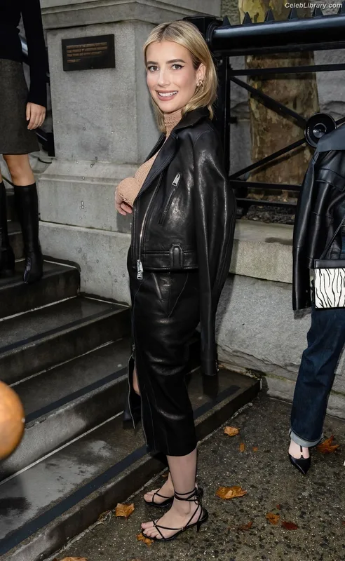 Emma Roberts photo 4 of 1780