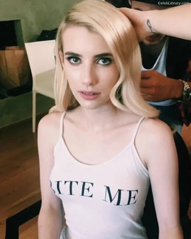 Emma Roberts photo 9 of 1780