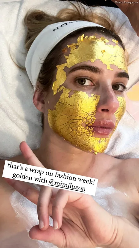 Emma Roberts photo 10 of 1780