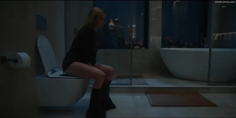 Emma Roberts photo 16 of 1780