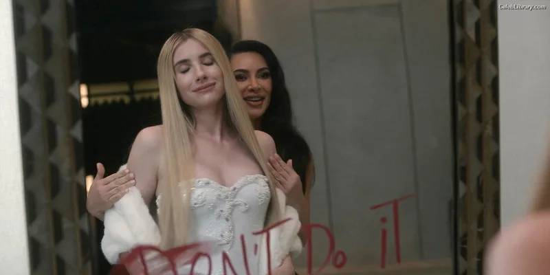 Emma Roberts photo 9 of 1780