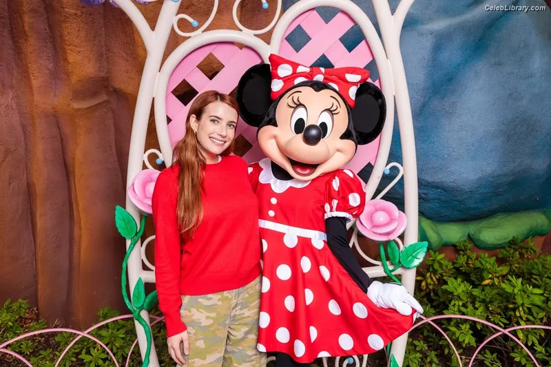 Emma Roberts photo 24 of 1780