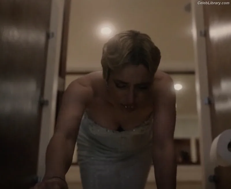 Emma Roberts photo 6 of 1780