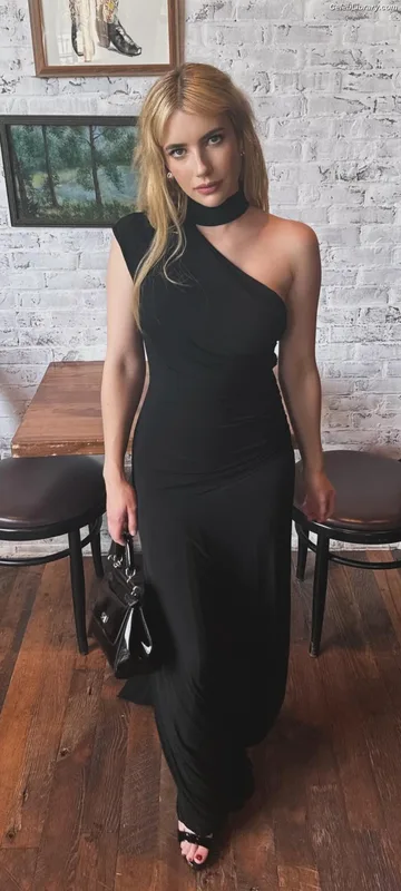 Emma Roberts photo 8 of 1780